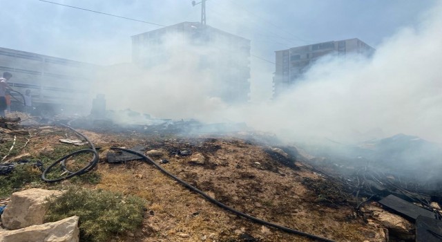 Siirtte tandırdan çıkan kıvılcımlar yangına neden oldu