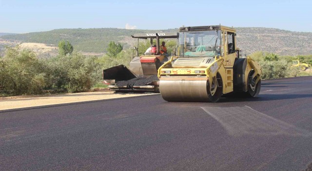Silifkede asfalt çalışması sürüyor