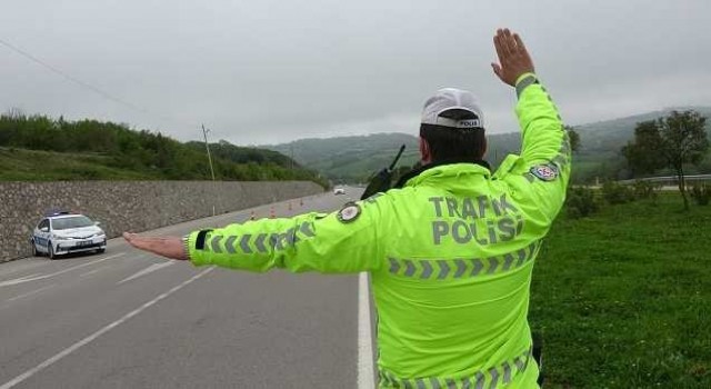 Sinopta trafik raporu: 3 bin 57 sürücüye ceza