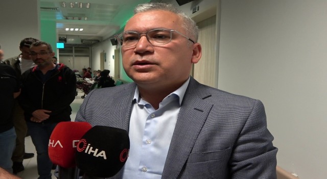 Sivas Valisi Dr. Yılmaz Şimşek yaralıları hastanede ziyaret etti