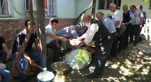 Soğucak köyünde geleneksel köy hayrı yapıldı