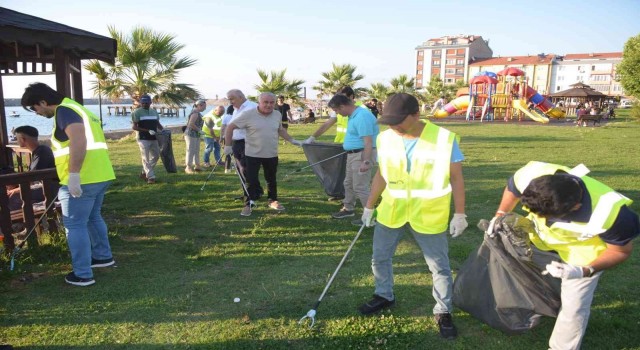 Sosyal sorumluluk projesiyle Filyos Sahilini temizlediler