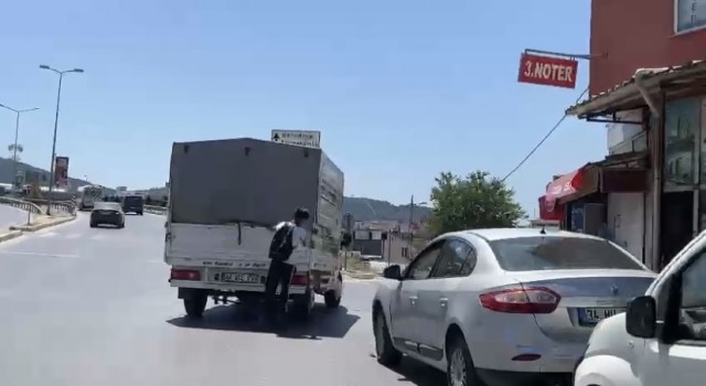 Sultanbeylide patenli gencin tehlikeli yolculuğu kamerada