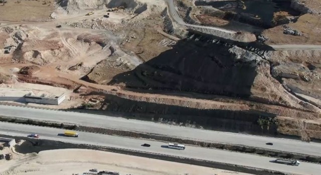 TAG Otoyolu 30 saat sonra çift yönlü olarak trafiğe açıldı