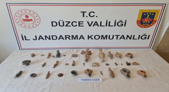 Tarihi eserleri satamadan yakalandı