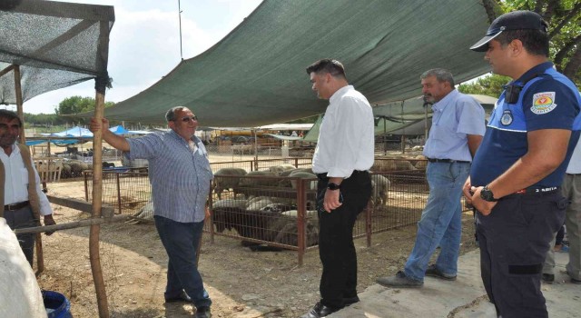 Tarsusta kurban satış yerleri denetlendi