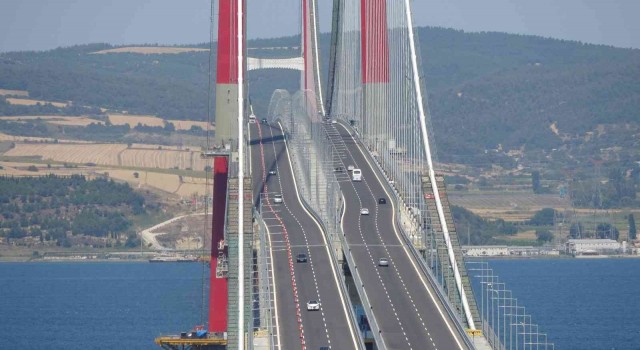 Tatilciler 1915 Çanakkale Köprüsünü tercih ediyor