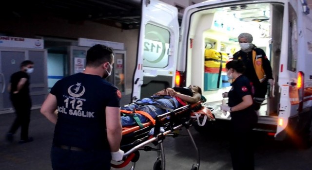 Tekirdağda bir anda geri hareket eden otomobil genç kızı ezdi