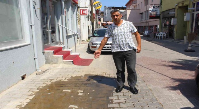 Tekirdağda içme suyu sokağa akıyor