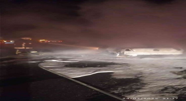 TEM Otoyolu tünel girişinde otomobil yandı