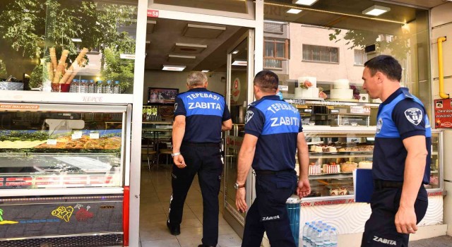 Tepebaşında bayram öncesi tatlı ve kuruyemiş satışı yapan işletmelerde denetimler