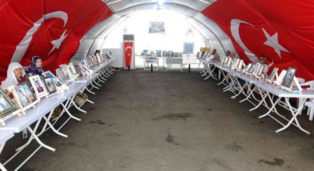 Terör mağduru aileler Diyarbakırda bin 59 gündür evlat nöbetinde