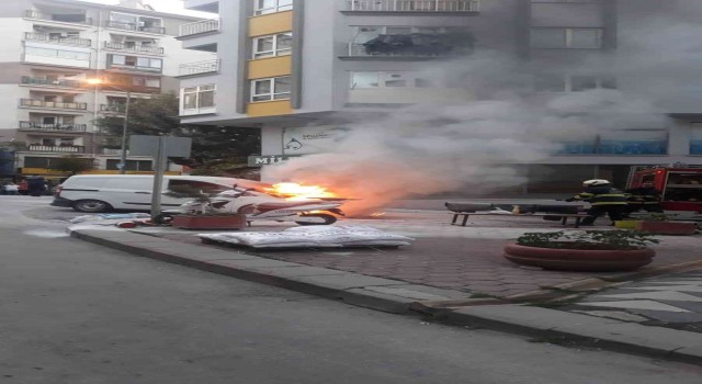 Ticari araç alev alev yandı, o anlar kameraya yansıdı