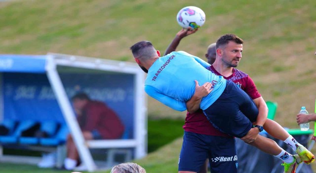 Trabzonsporda Manolis Siopis, kampın neşesi oldu