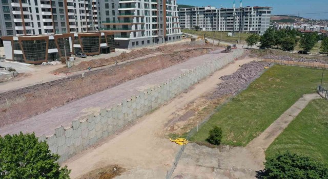 Trafo Sokakta toprakarme imalatı sürüyor
