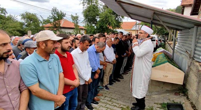 Traktör kazasında ölen amca ve yeğeni toprağa verildi