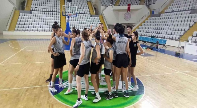 Turgutlu Belediyesi Kadın Basketbol Takımı parkeye indi