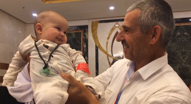 Türkiyenin en küçük ve en yaşlı hacı adayları kutsal topraklarda