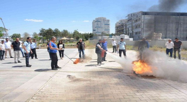 Tuşba Belediyesi personeline ‘Birey ve Aileler İçin Afet Bilinci eğitimi