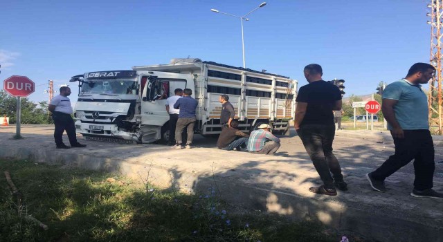 Tuzlucada trafik kazası: 2 yaralı