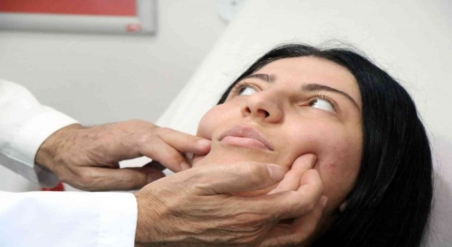 Ünlü estetik uzmanı Akbaş: “Photoshoplu fotoğrafını gösterip, ‘hocam lütfen beni buna benzetin diyenler var”