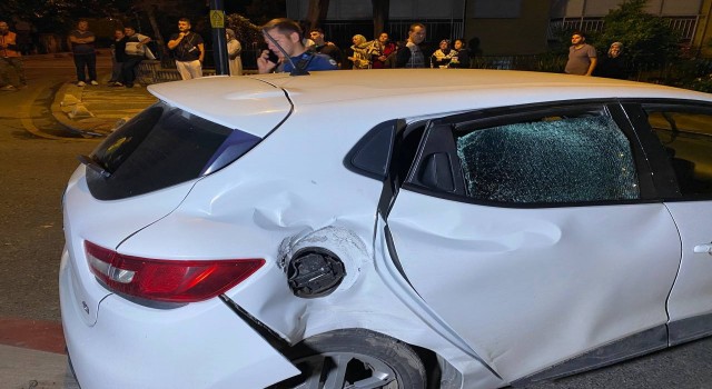 Üsküdarda iki otomobil çarpıştı: 3 yaralı