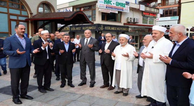Vali Atay Düzcelilerin Kurban Bayramını kutladı