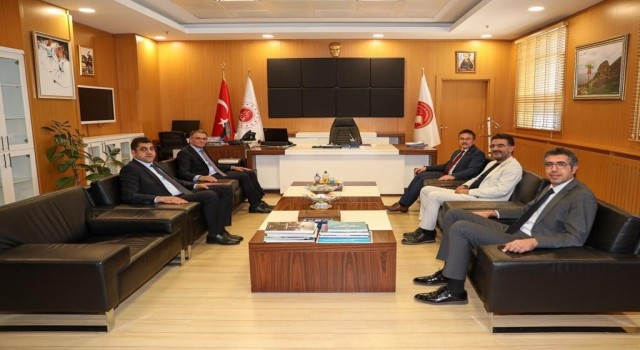 Vali Balcı, Cumhuriyet Başsavcısı Dönmezle bir araya geldi