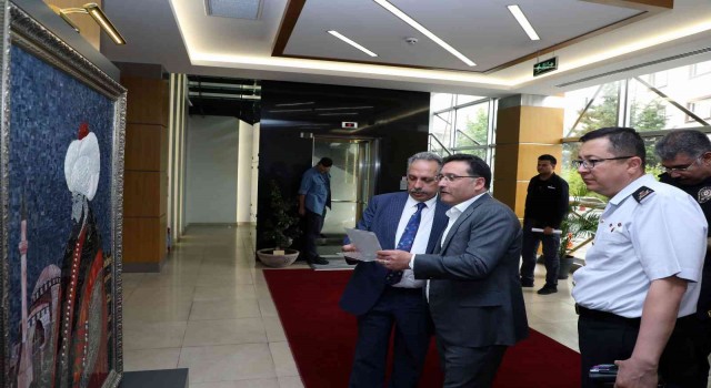 Vali Çiçekten Başkan Yalçının projelerine övgü: “Talasta güzel işler yapılıyor”