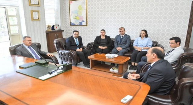 Vali Elban: Daima yeniliklere açık olmalıyız