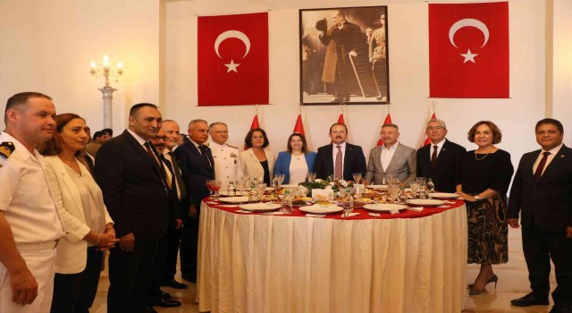 Vali Pehlivan, kamu görevlileriyle bayramlaştı