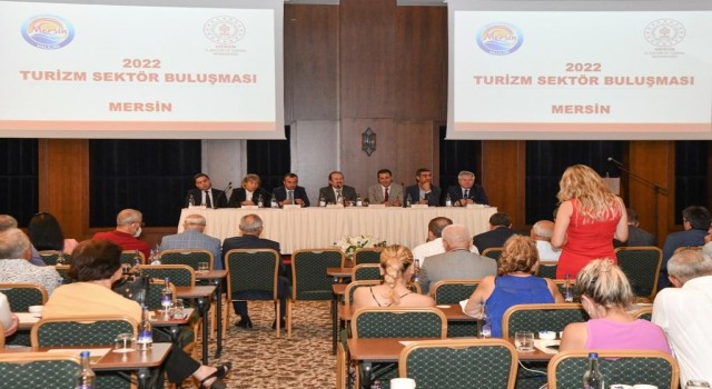 Vali Pehlivan: Mersin, turizmde avantajlı bir şehir