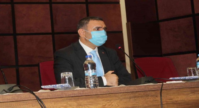 Vali Yardımcısı Yılmaz: “2 bin 200 aktif Covid-19 hastasının 70 tanesi hastanede yatıyor”