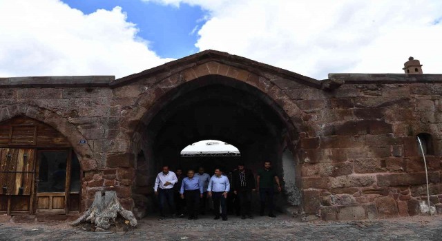 Valilik ve Büyükşehirden Tarihi İncesu Arasta Çarşısına Kayseriye Özgü dokunuş