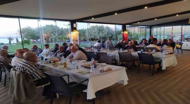 Van Büyükşehir Belediyesi koruyucu aileleri ve emeklileri unutmadı