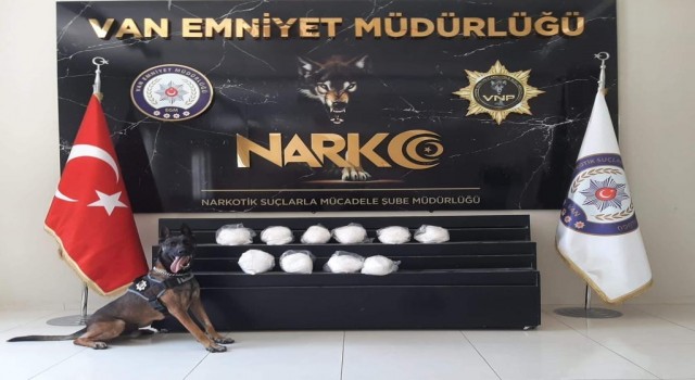 Vanda 10 kilo 460 gram metamfetamin ele geçirildi