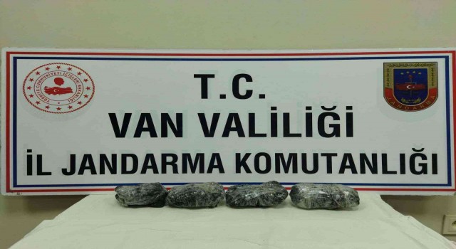 Vanda 2 kilo 110 gram metamfetamin ele geçirildi