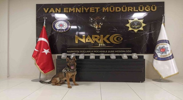 Vanda 8 kilo 700 gram metamfetamin ele geçirildi