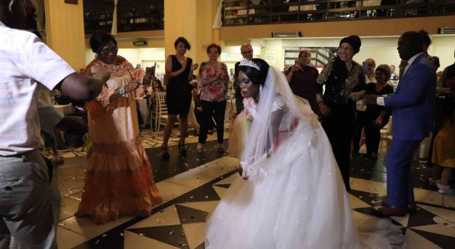 Vasiyetle yapılan ilk düğünün ardından Afrikadan üç gelin geldi