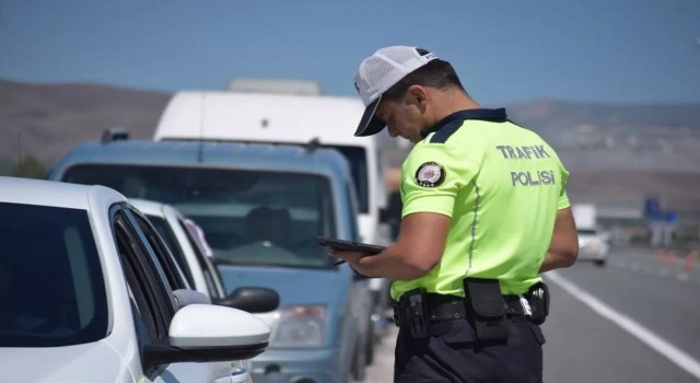 Yaklaşan bayram öncesi trafik tedbirleri arttırıldı