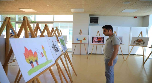‘Yangın temalı karikatür yarışmasının eserleri sergileniyor