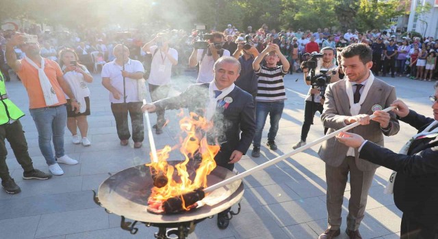 Yaprak festivali renkli görüntülerle başladı