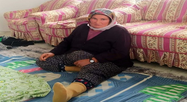 Yaşlı kadın traktörün altında can verdi