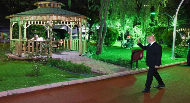 Yaz akşamlarının vazgeçilmezi Atatürk Botanik Bahçesi