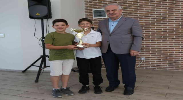 Yenikent Spora üç kupa birden