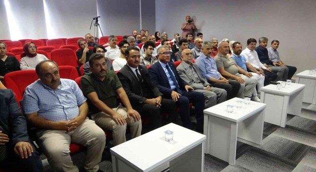 YKSde ilk bine giren 6 imam hatipli öğrenci ödüllendirildi