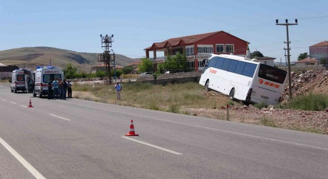 Yozgatta otobüs yoldan çıktı, 8 yolcu hastaneye kaldırıldı