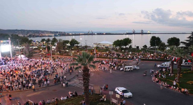Yüzbinlerce kişinin beklendiği festivale katılım şoku