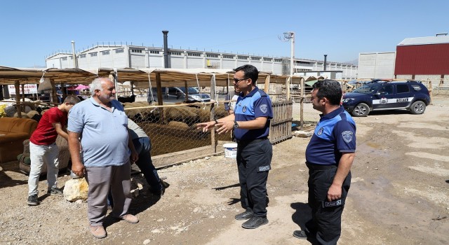 Zabıtadan kurban satış yerlerinde denetim