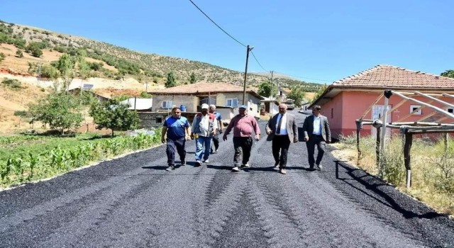 Zelyurt, asfalt çalışmalarını yerinde inceledi